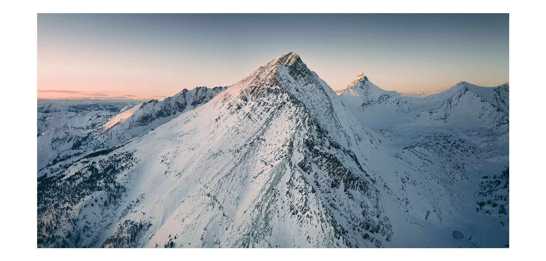 Alaska Snow Mountains (2021), by Benjamin Everett. Shot on Mavic 3 ©